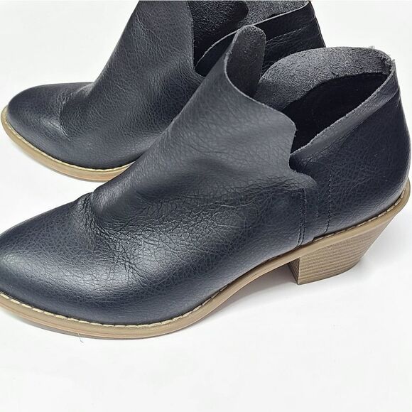 Universal Thread Women's Ankle Booties in Black Size 7 - Picture 5 of 10